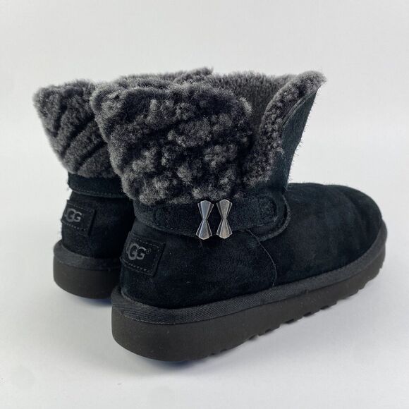 UGG Adria Short Ankle Boots Black Suede Women Size 6 Pre-Owned - Picture 4 of 15